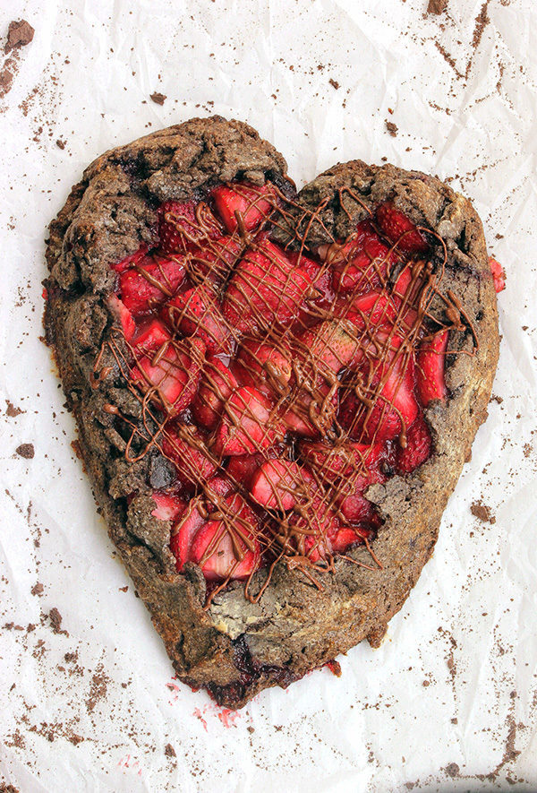 Strawberry Chocolate Galette 🍓🍫 Strawberries and chocolate are alrea